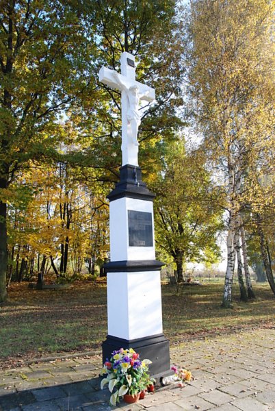 krzycmentarzulrogowska.jpg